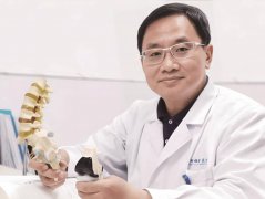 妙手回春！莆田福德醫(yī)院骨質(zhì)疏松專家何向陽(yáng)主任成功為七旬骨質(zhì)疏松老人復(fù)位肩關(guān)節(jié)